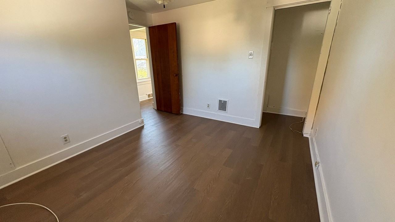 609 Farnsworth Ave - Photo 6 of 9