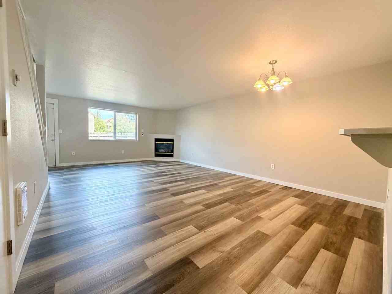 2130 Sw Canyon Dr #3 - Photo 2 of 10