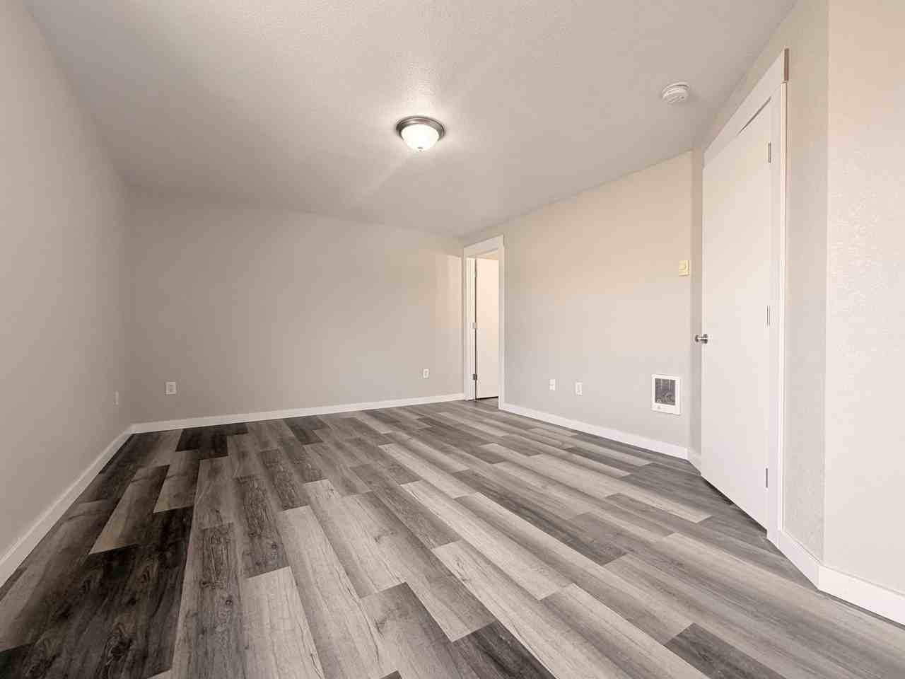 2130 Sw Canyon Dr #3 - Photo 5 of 10