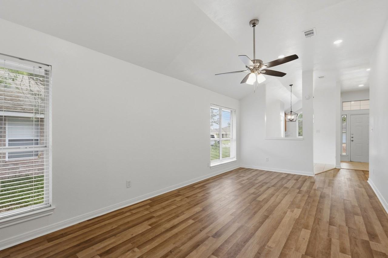 2407 Antelope Ln - Photo 6 of 23