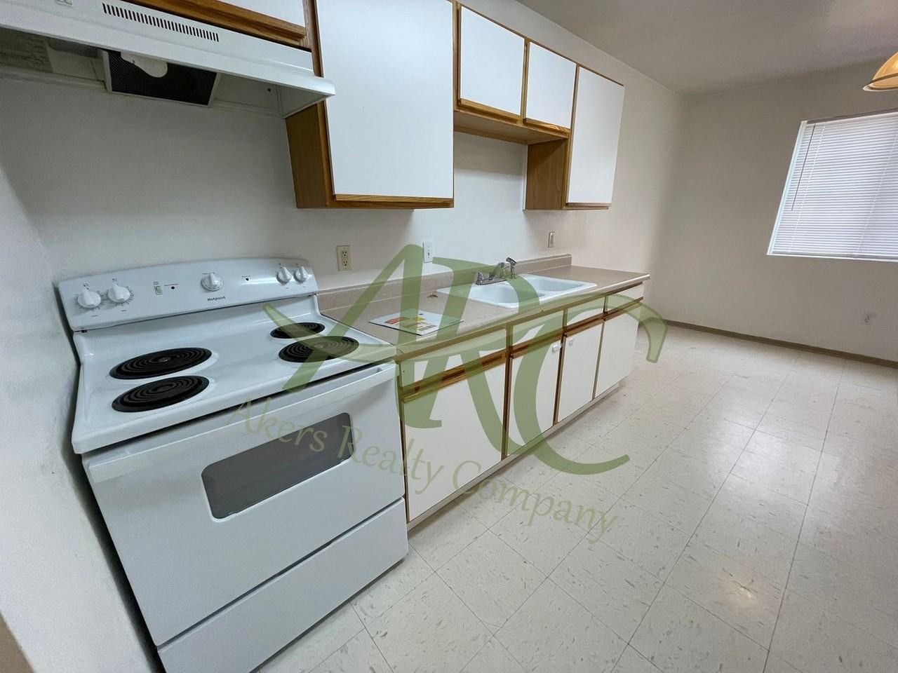 2807 Acero Ave - Photo 4 of 15