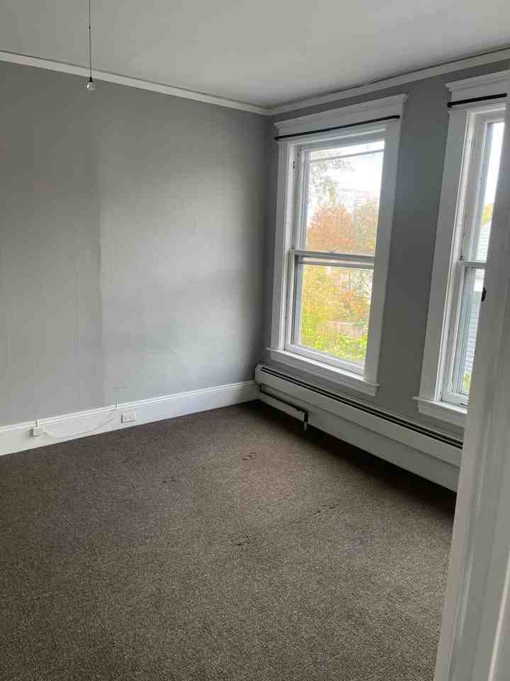 423 Saint Paul St - Photo 5 of 10