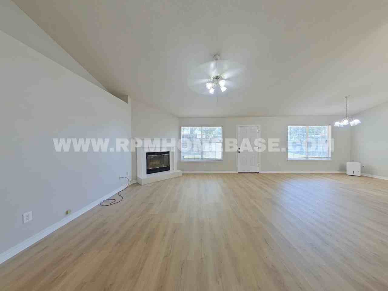 4865 Orlimar St - Photo 4 of 20