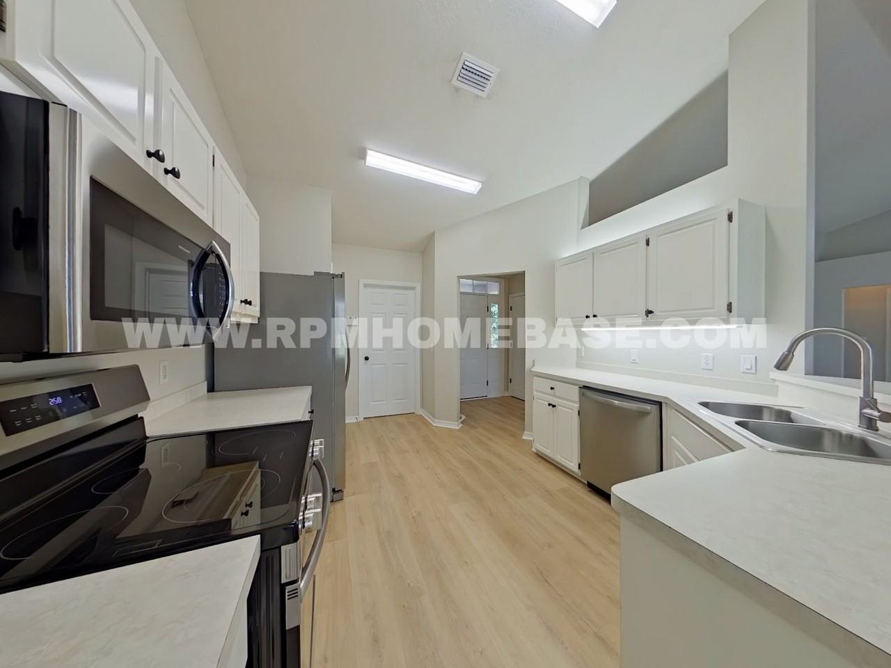 4865 Orlimar St - Photo 6 of 20