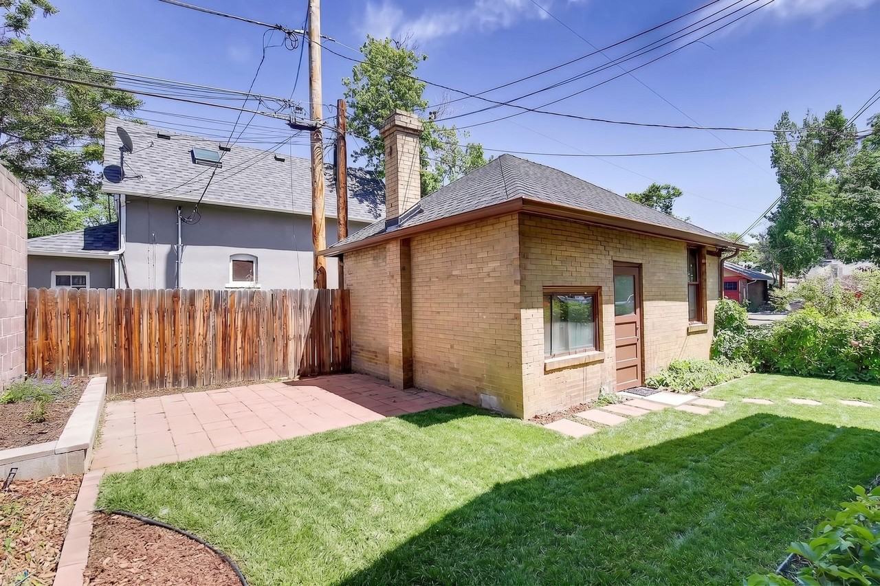 1294 S Lincoln St | Charming 2 & 3BR Apartments in Platte Park! - Photo 3 of 3