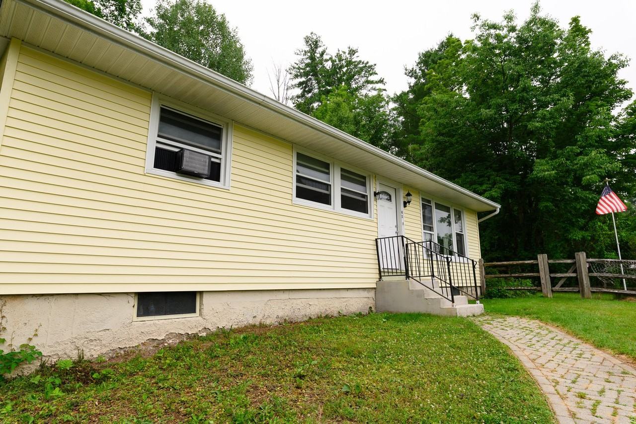 45 Woodlawn Ave - Photo 3 of 11