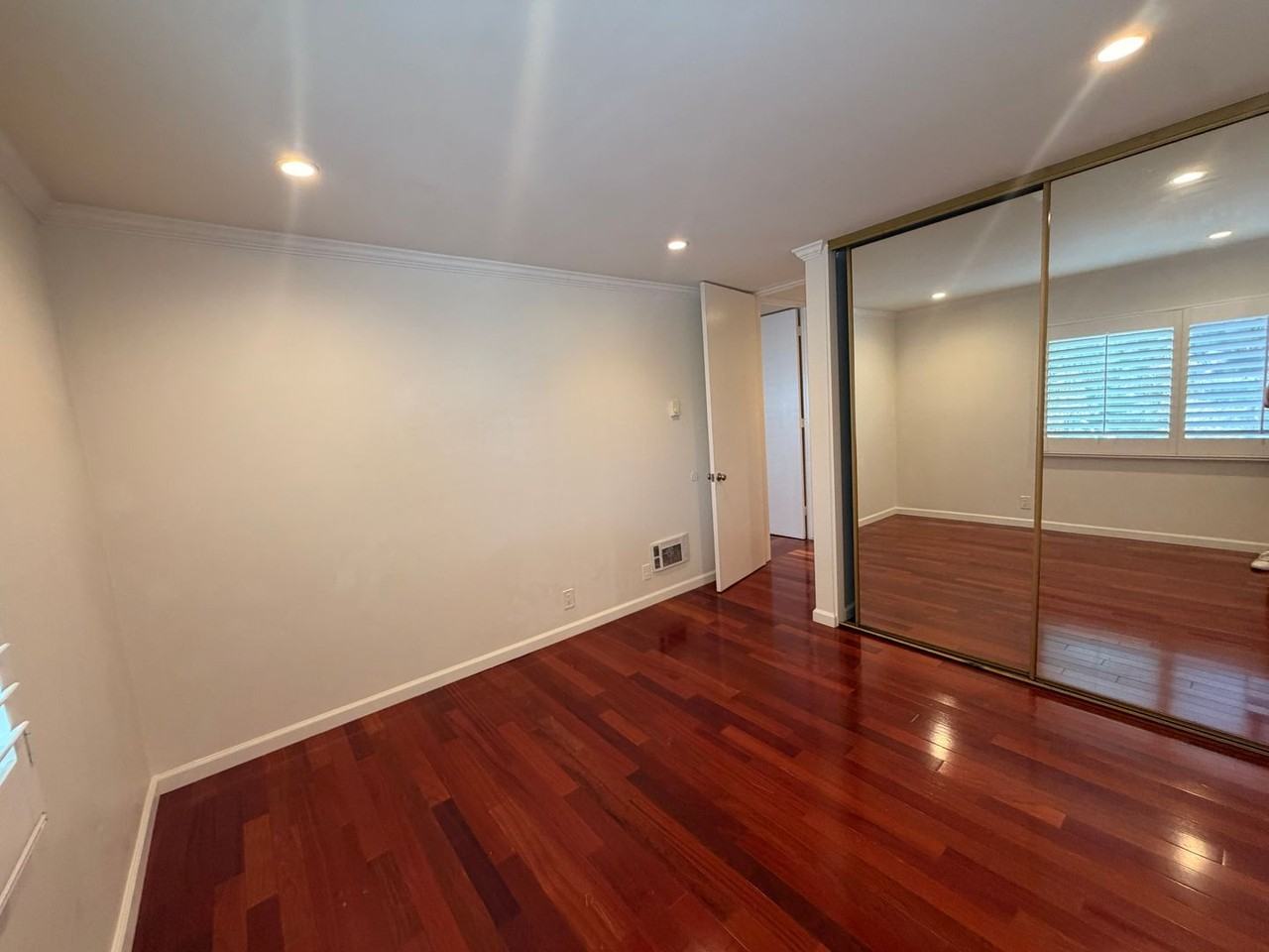 5950 Canterbury Dr #C308 - Photo 7 of 17