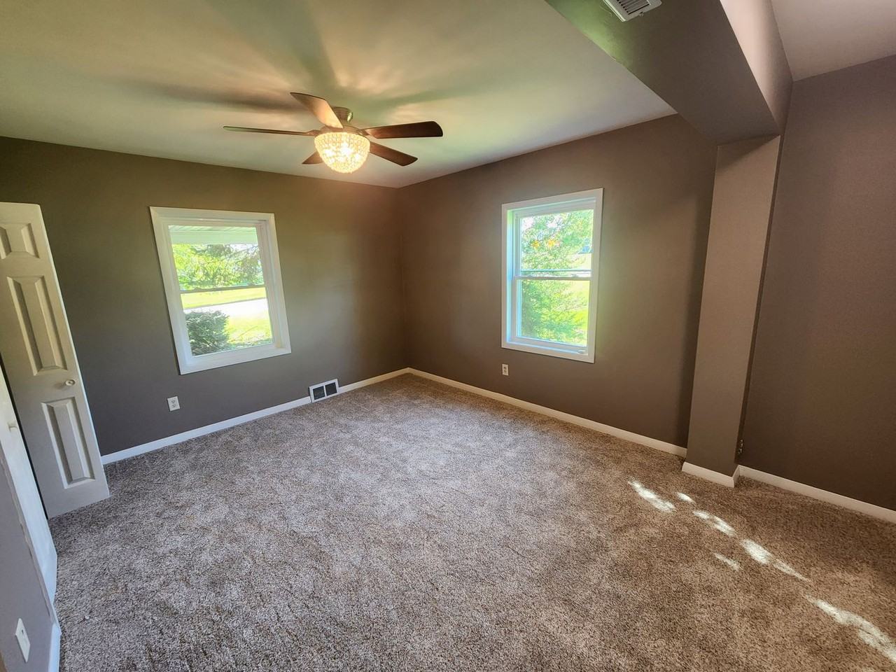 108 E 37th St - Photo 7 of 27