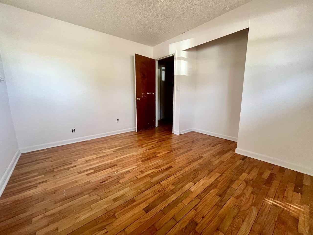 4901 Sheridan Dr - Photo 4 of 13