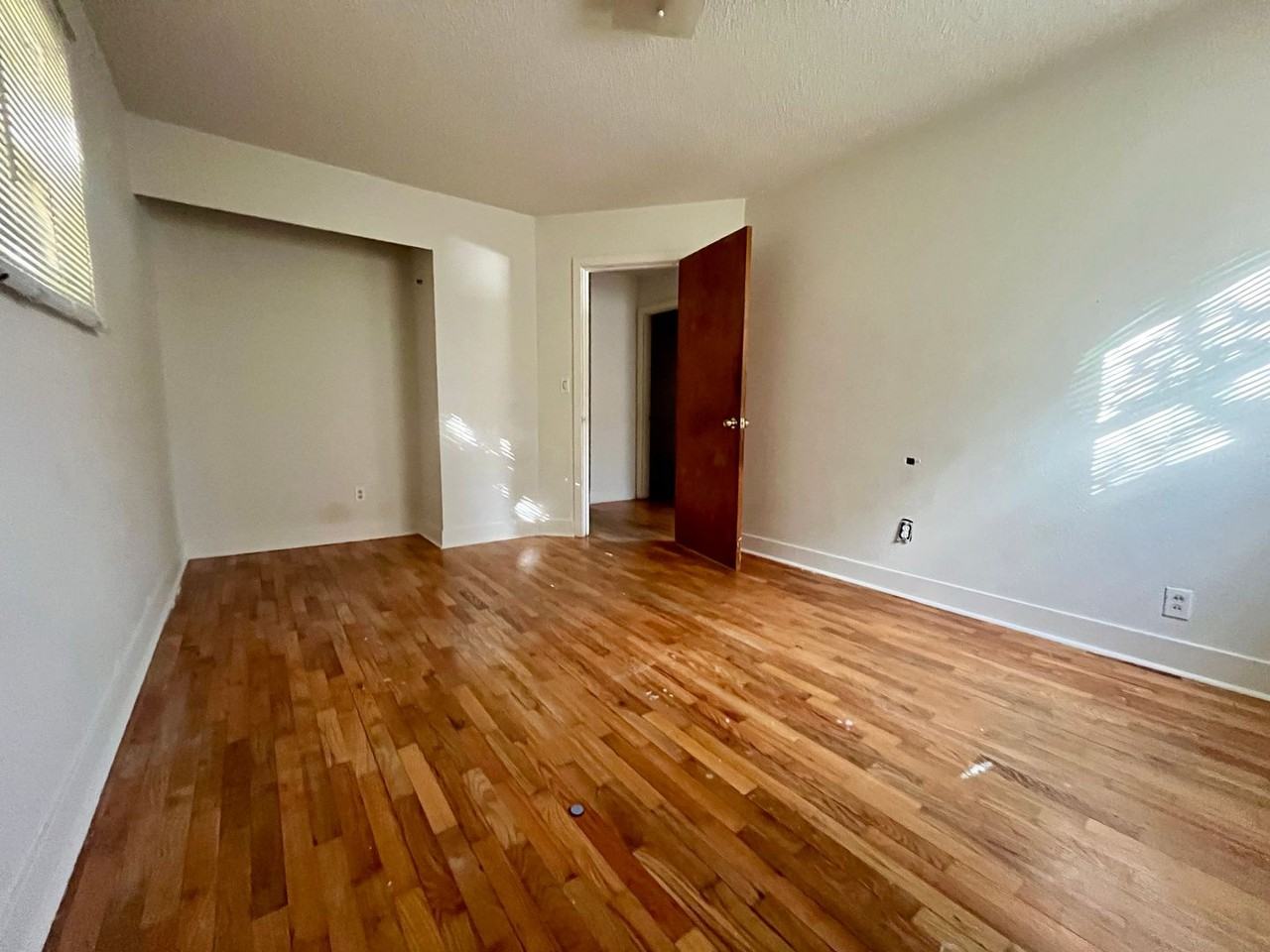 4901 Sheridan Dr - Photo 6 of 13