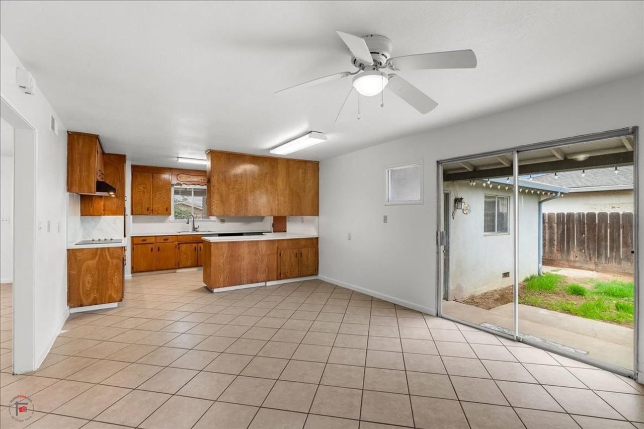 718 N Stockton Ave - Photo 4 of 10