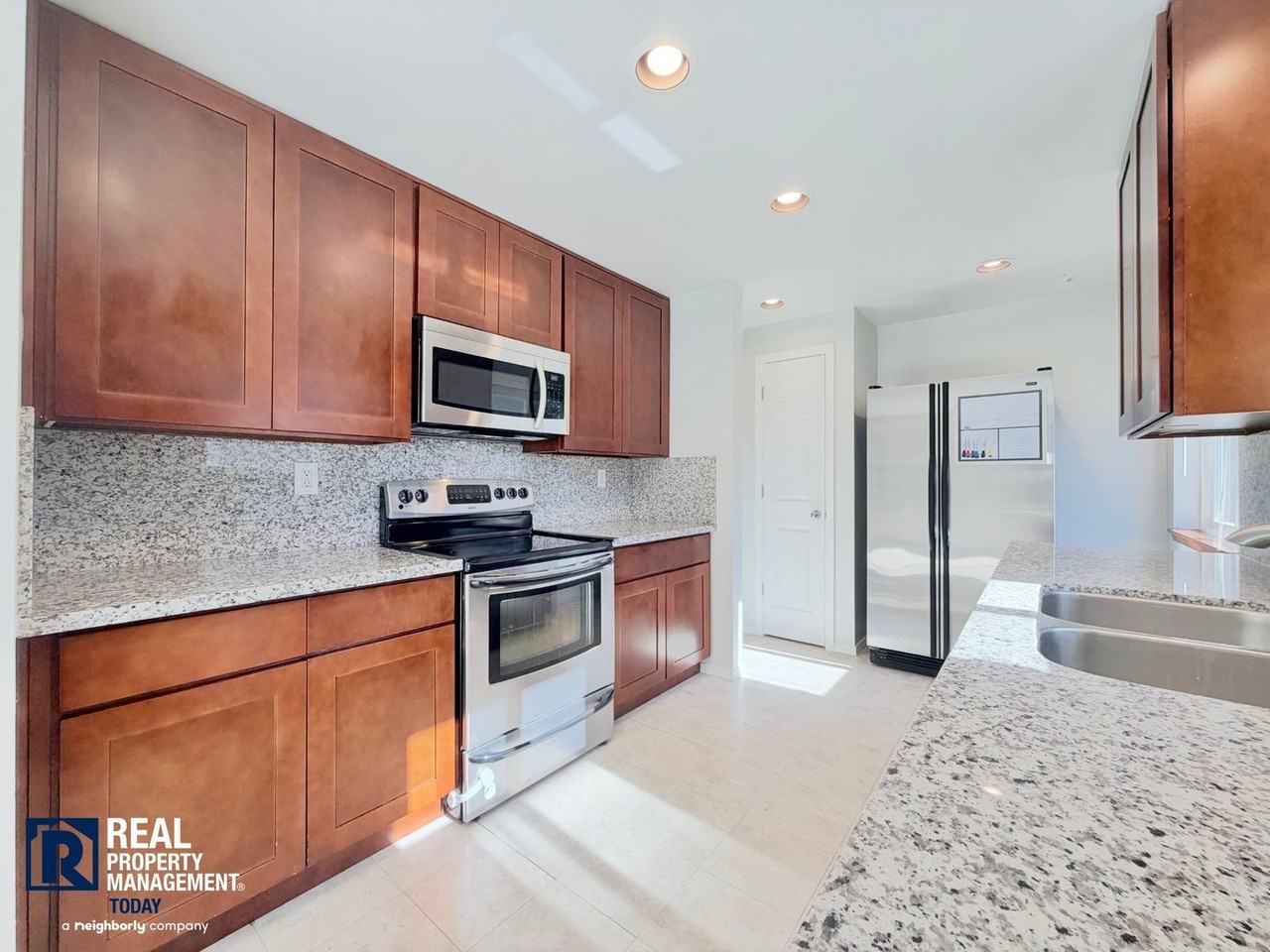 617 Sw 299th St - Photo 2 of 24