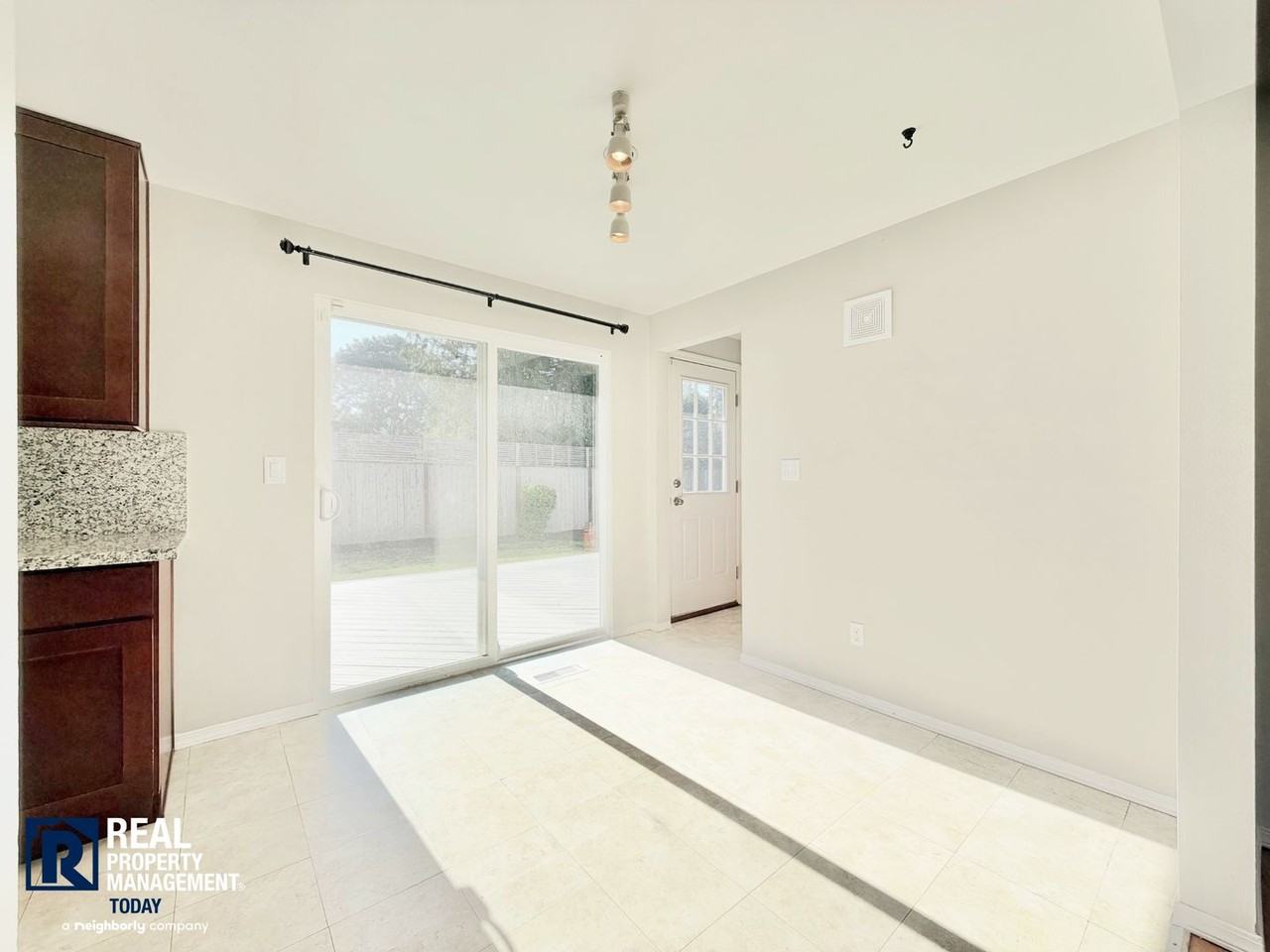 617 Sw 299th St - Photo 5 of 24