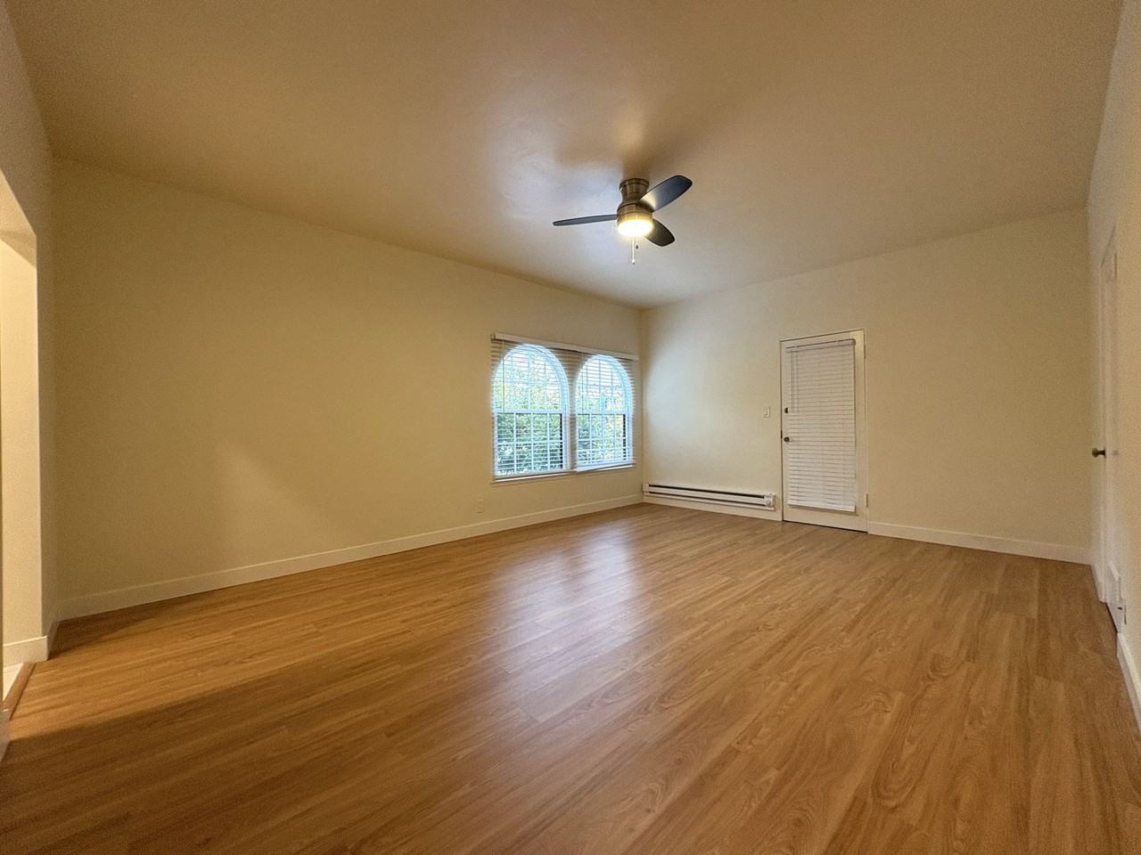 530 Webster St #15 - Photo 4 of 13