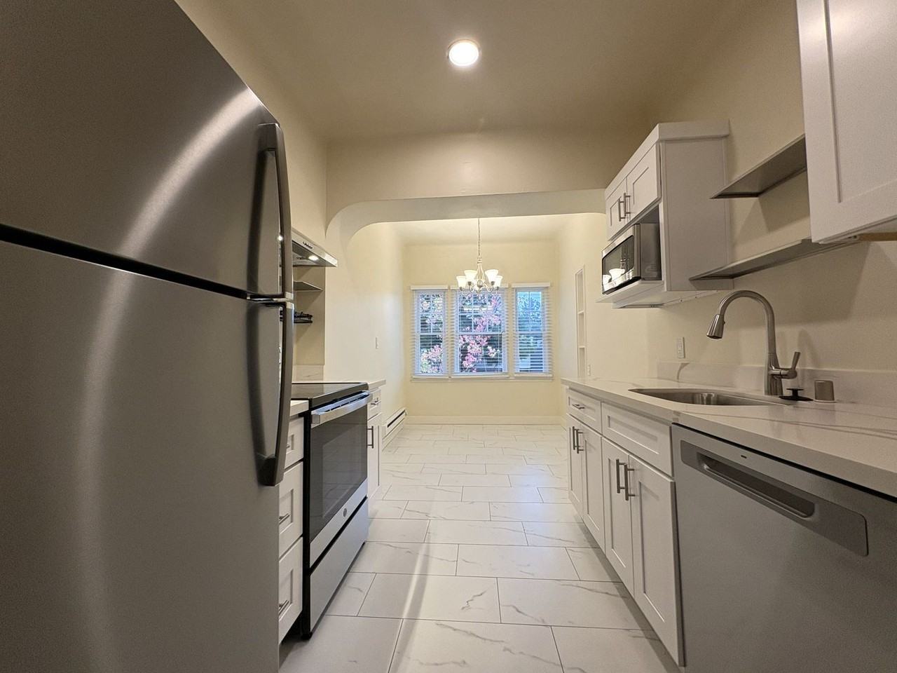 530 Webster St #15 - Photo 5 of 13