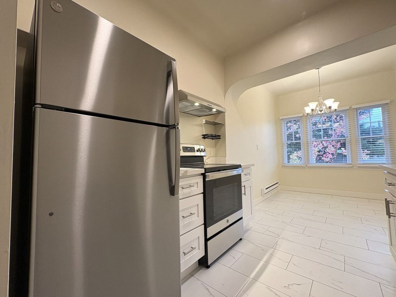 530 Webster St #15 - Photo 6 of 13