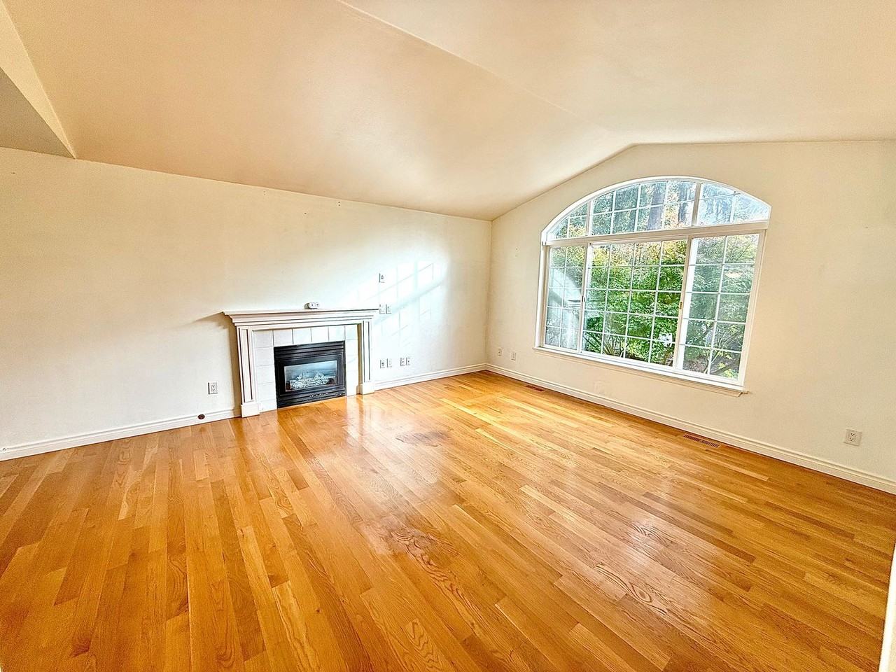 4123 143rd St Nw - Photo 5 of 33