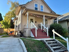 featured image of 2434 Se Belmont St
