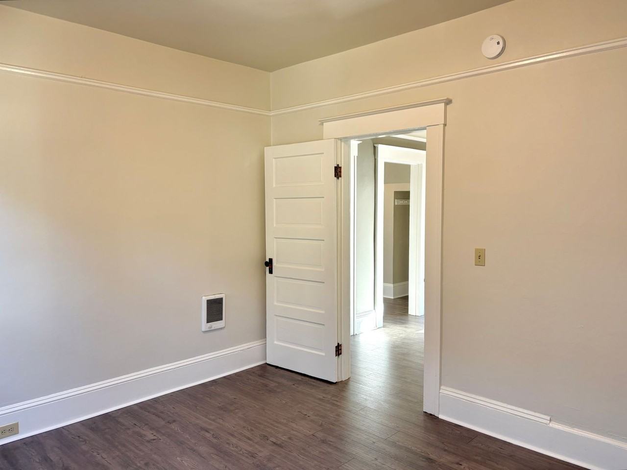 2434 Se Belmont St - Photo 6 of 20