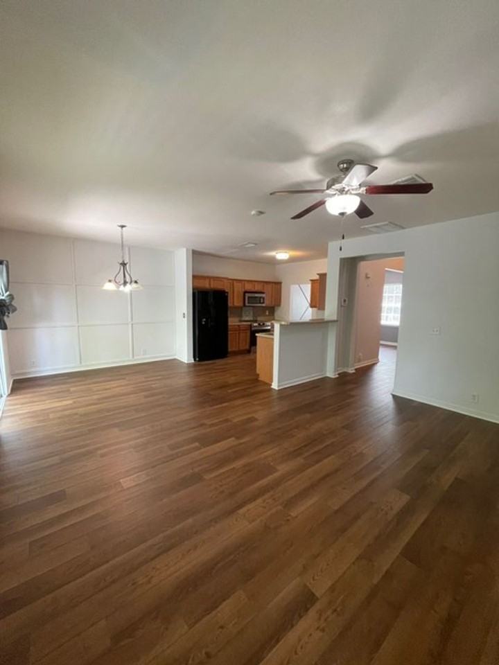 524 Pippin Dr - Photo 3 of 14