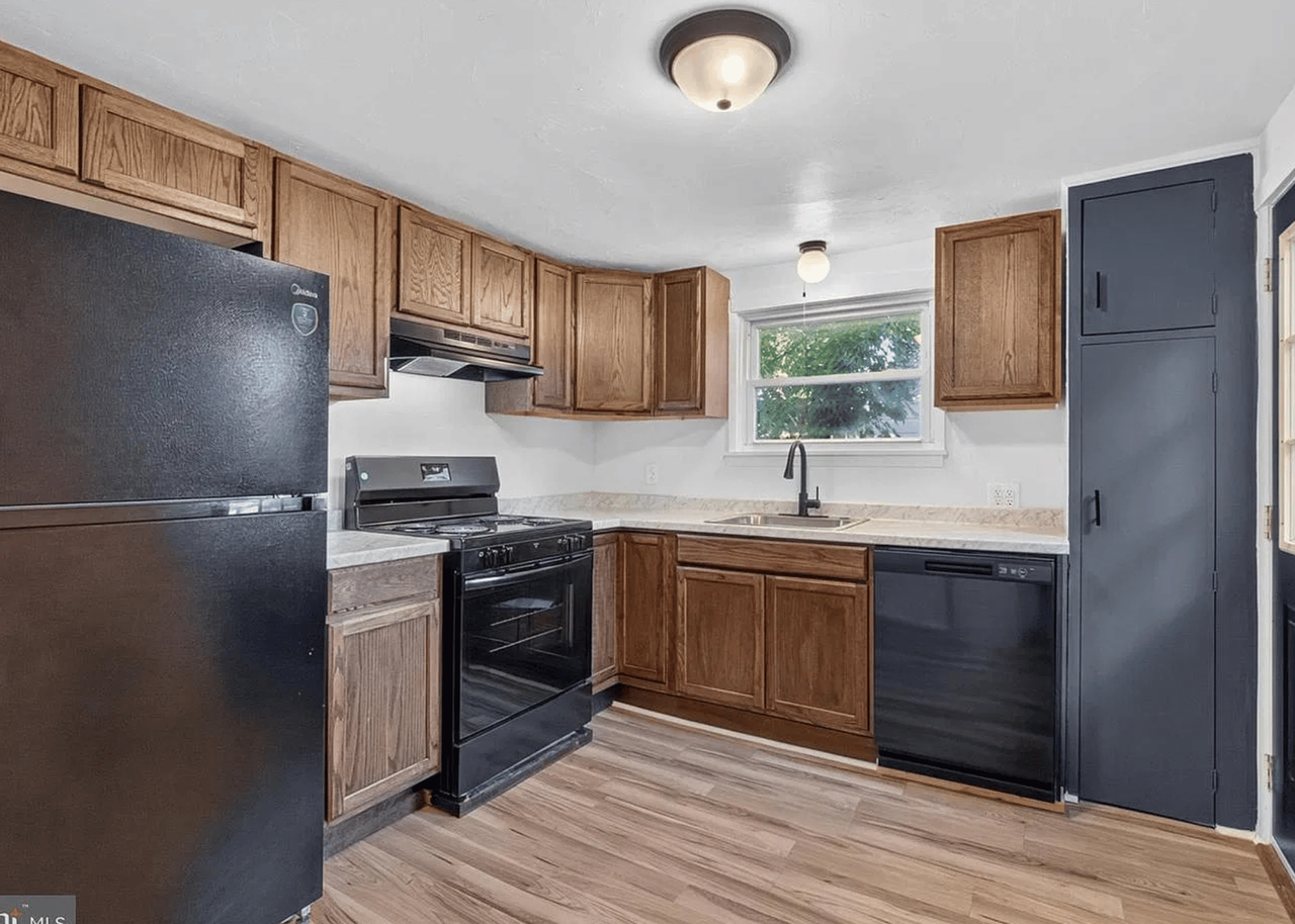 56 N State St - Photo 7 of 24