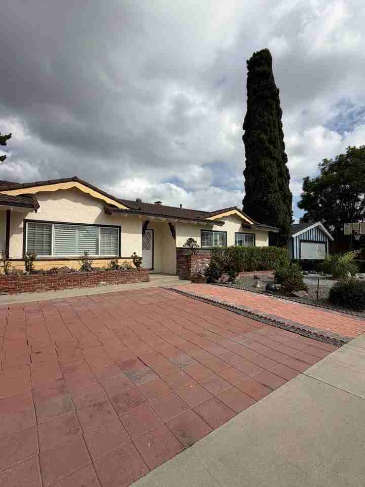 1641 1641 W. Buena Vista Ave. Main House - Photo 3 of 20