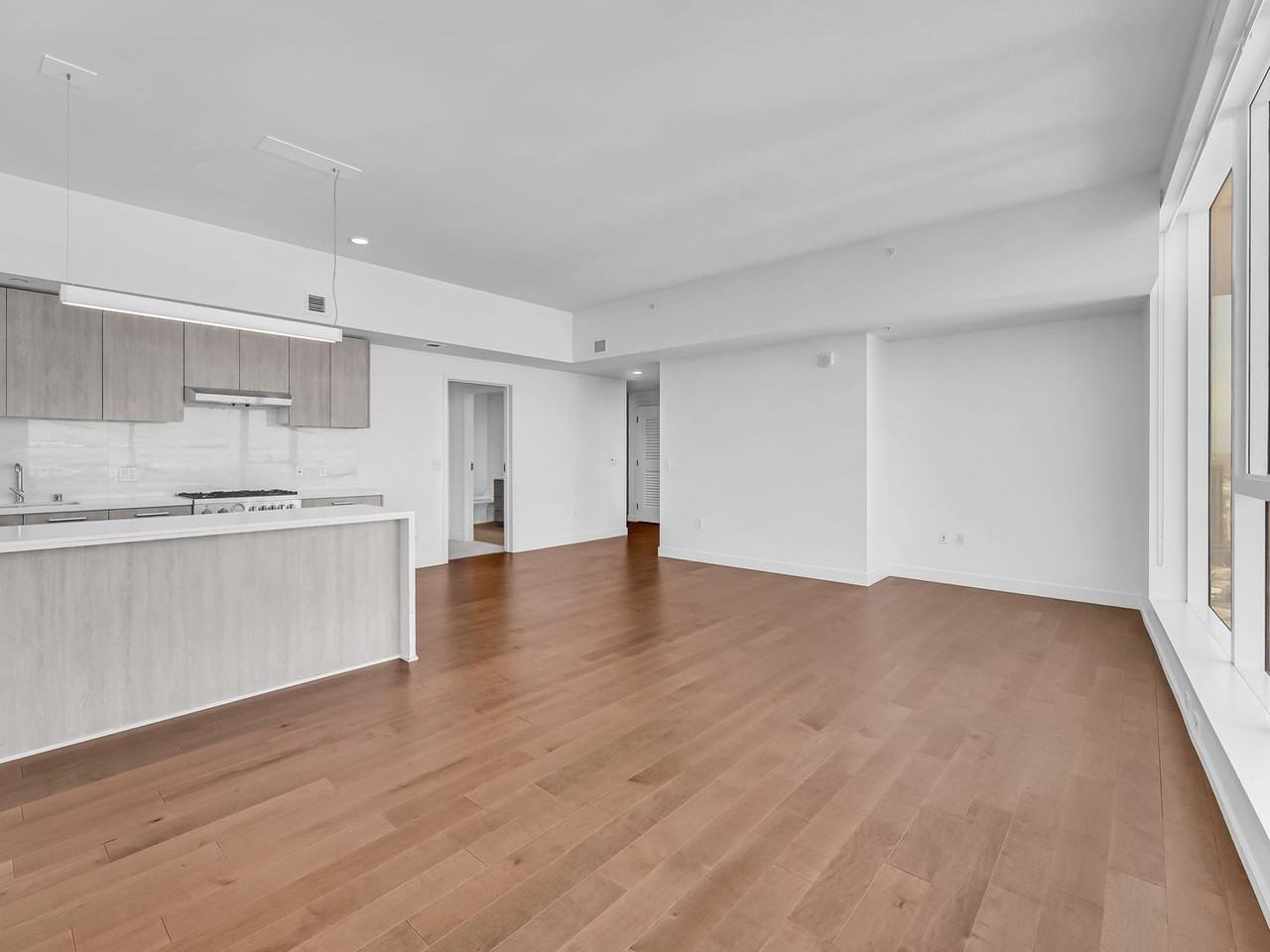188 W Saint James St #11601 - Photo 2 of 21