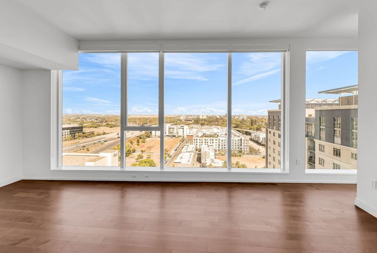 188 W Saint James St #11601 - Photo 4 of 21