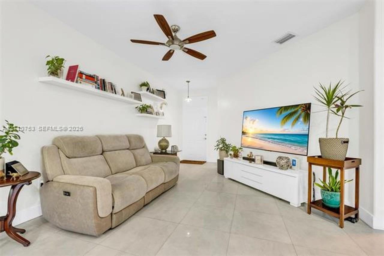 5570 5570 NW 107th Ave th 916 - Photo 6 of 50