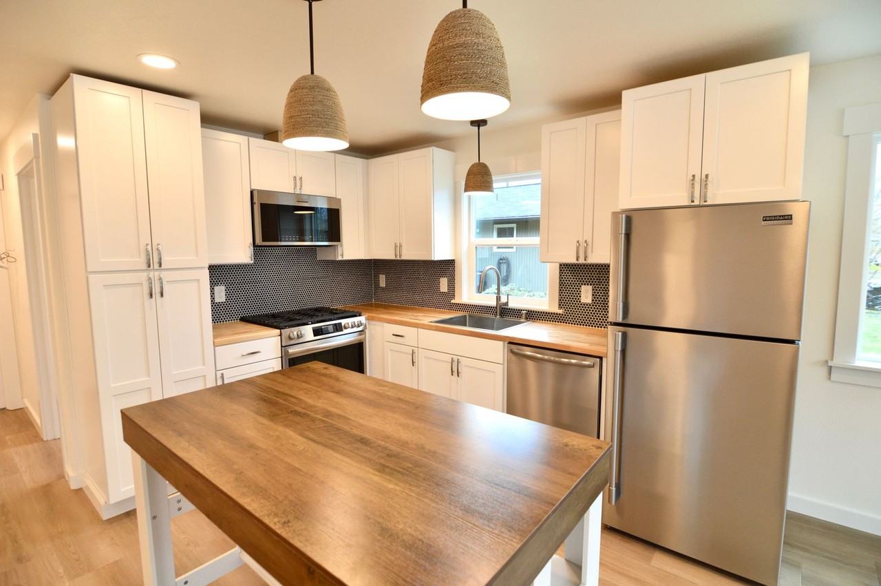 532 W 19th Ave - Photo 6 of 30