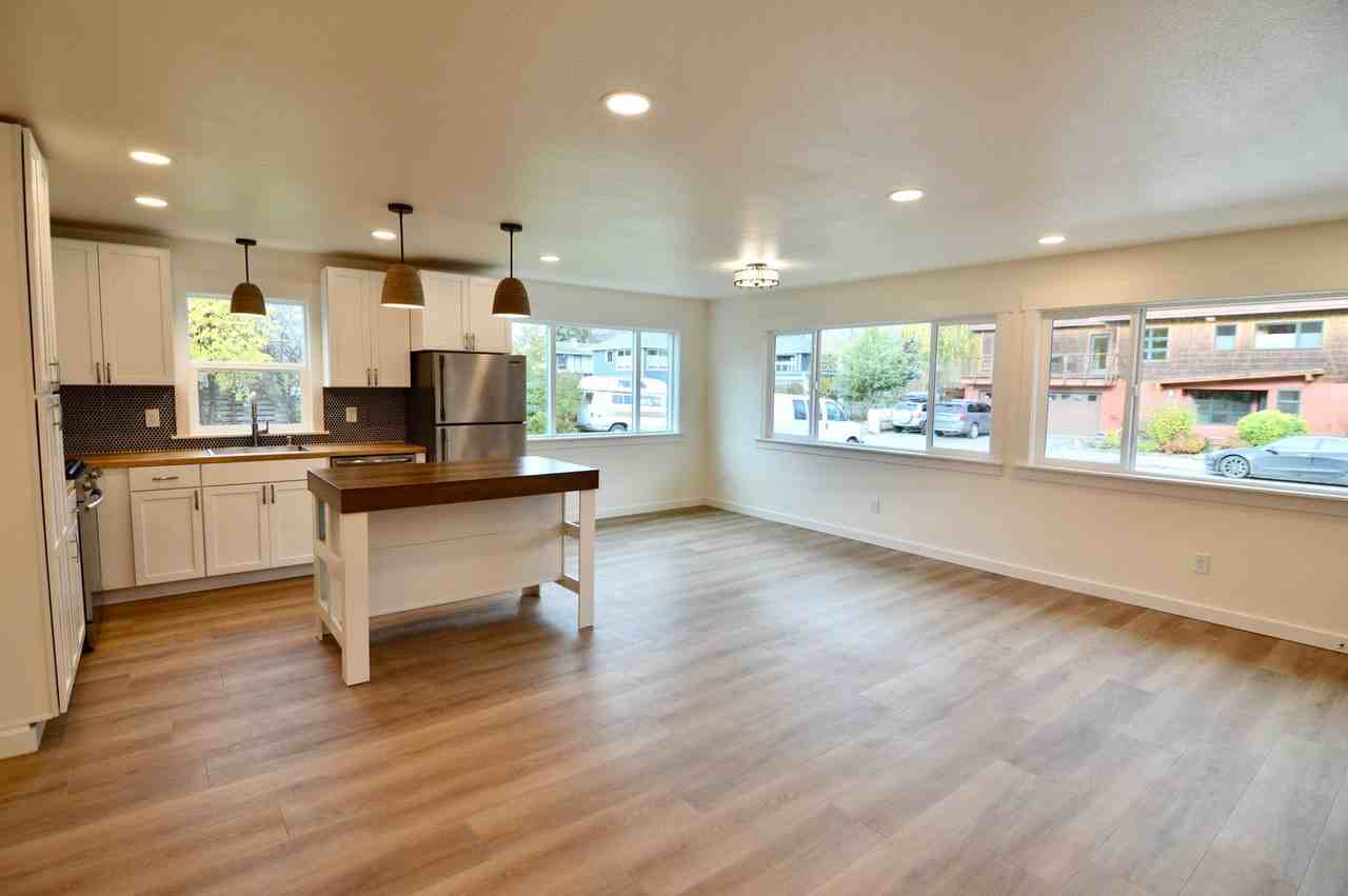 532 W 19th Ave - Photo 7 of 30