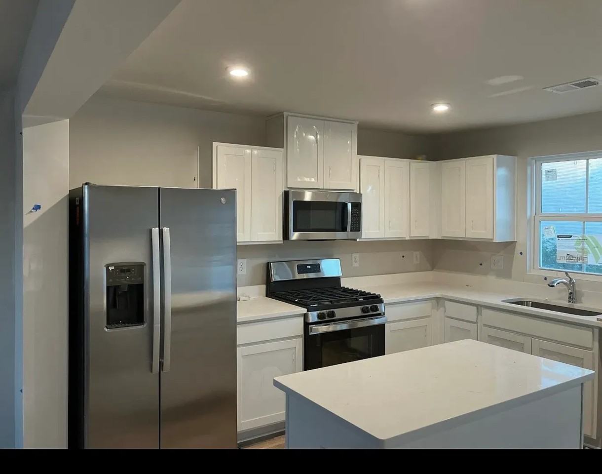 39 F Parsons Blvd - Photo 7 of 28