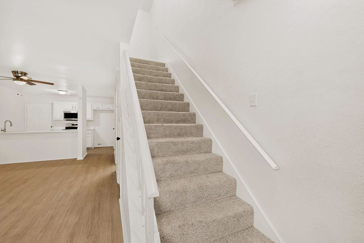 130 Graystone Pl - Photo 4 of 34