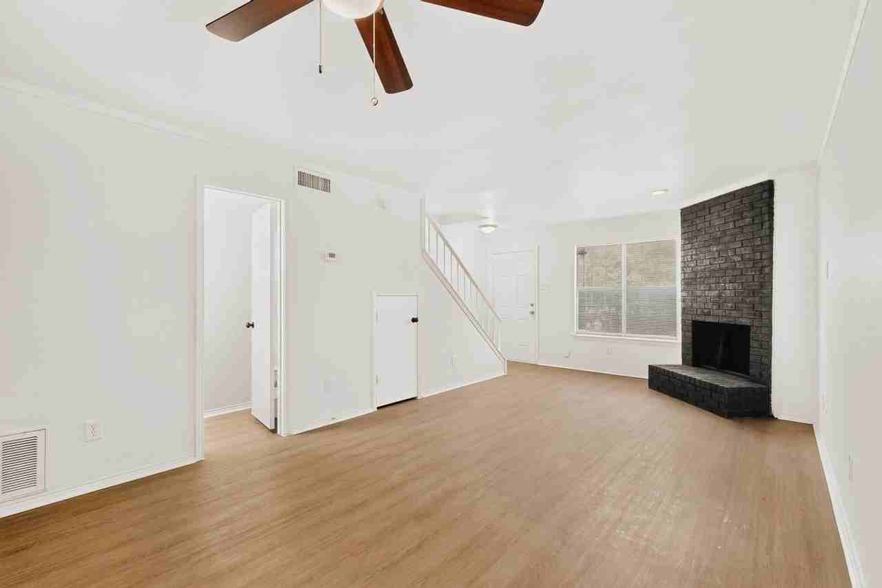130 Graystone Pl - Photo 5 of 34