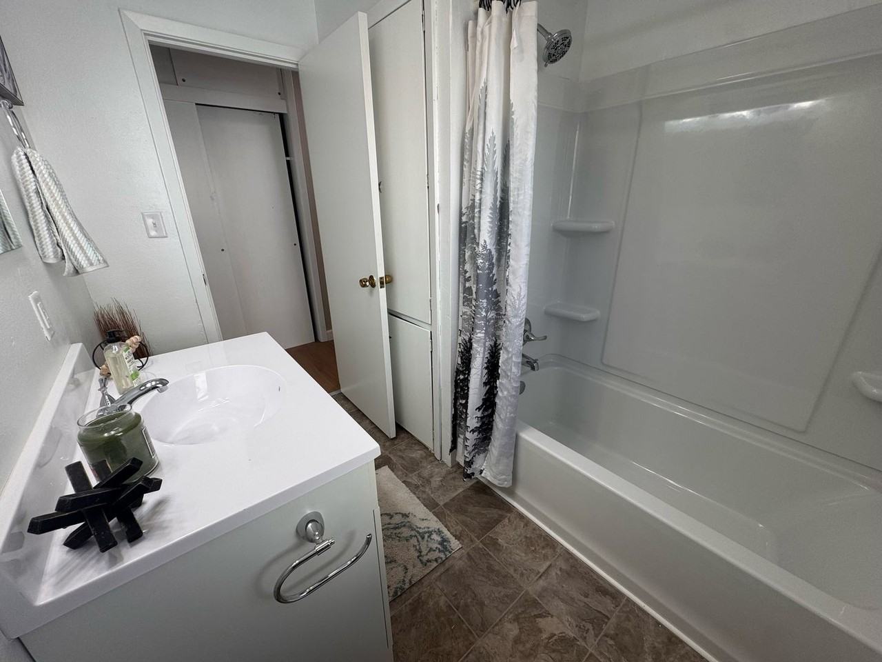 1414 Maxine Ave - Photo 7 of 24