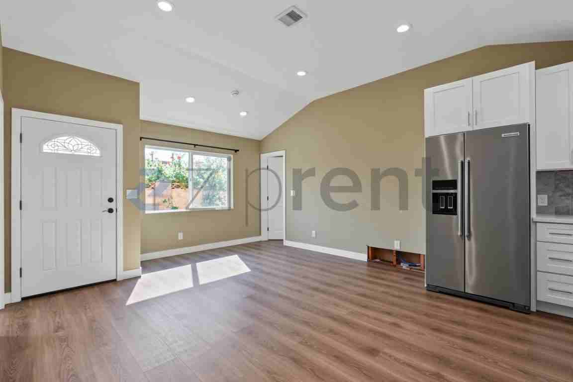 5356 Santa Catalina Ave #A - Photo 6 of 23