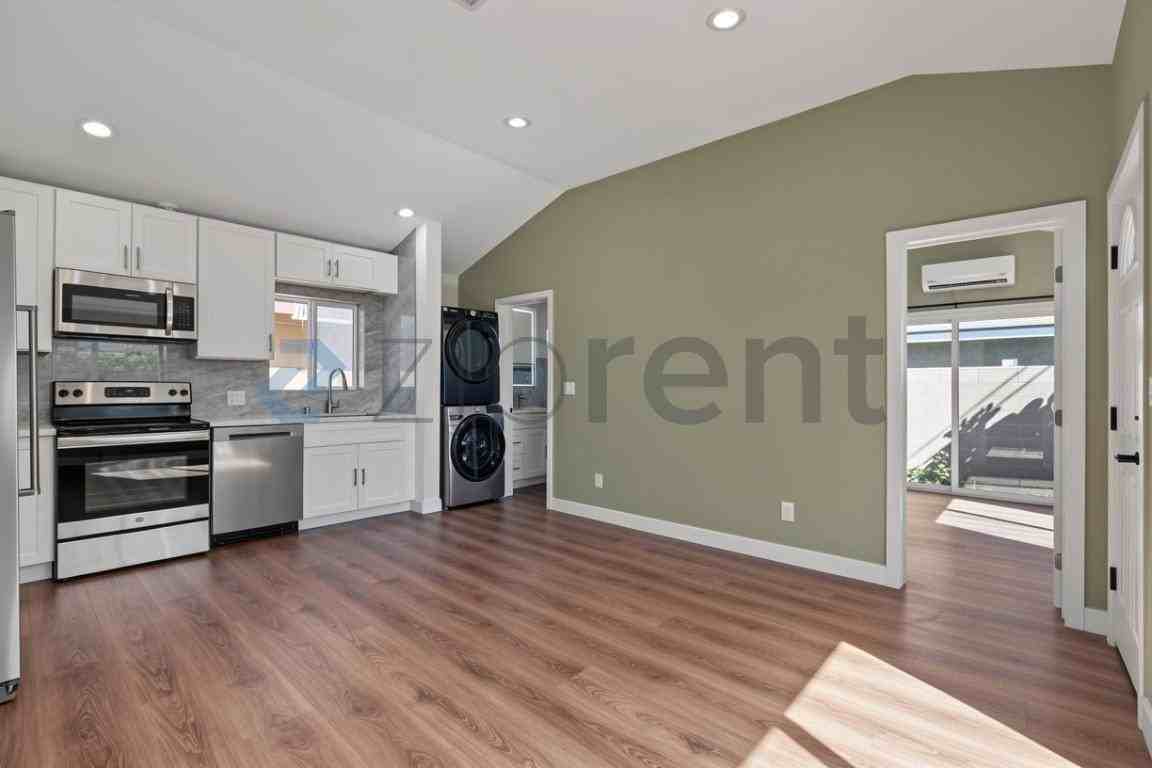 5356 Santa Catalina Ave #A - Photo 7 of 23