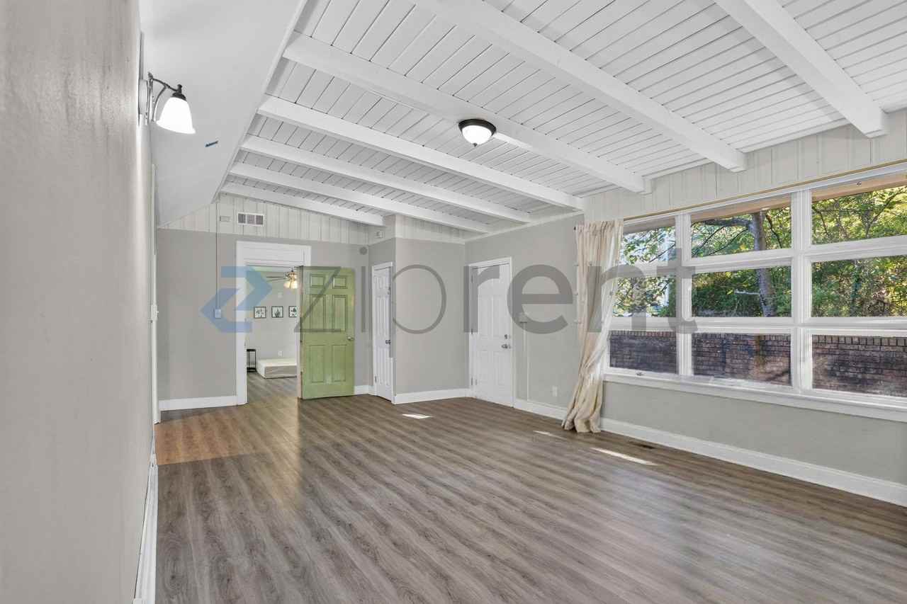 4454 Thompson Mill Rd - Photo 6 of 23