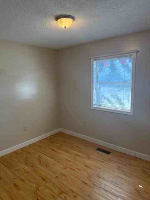 800 Sam Mills St - Photo 6 of 20