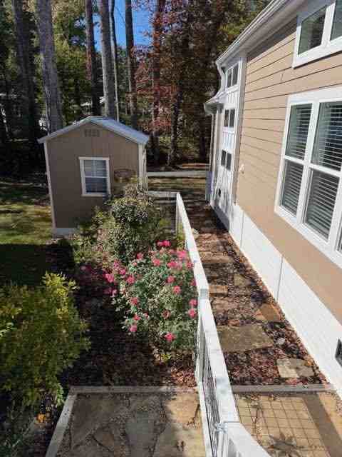 106 Meandering Ln - Photo 2 of 15