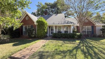 featured image of 653 Baywood Pointe
