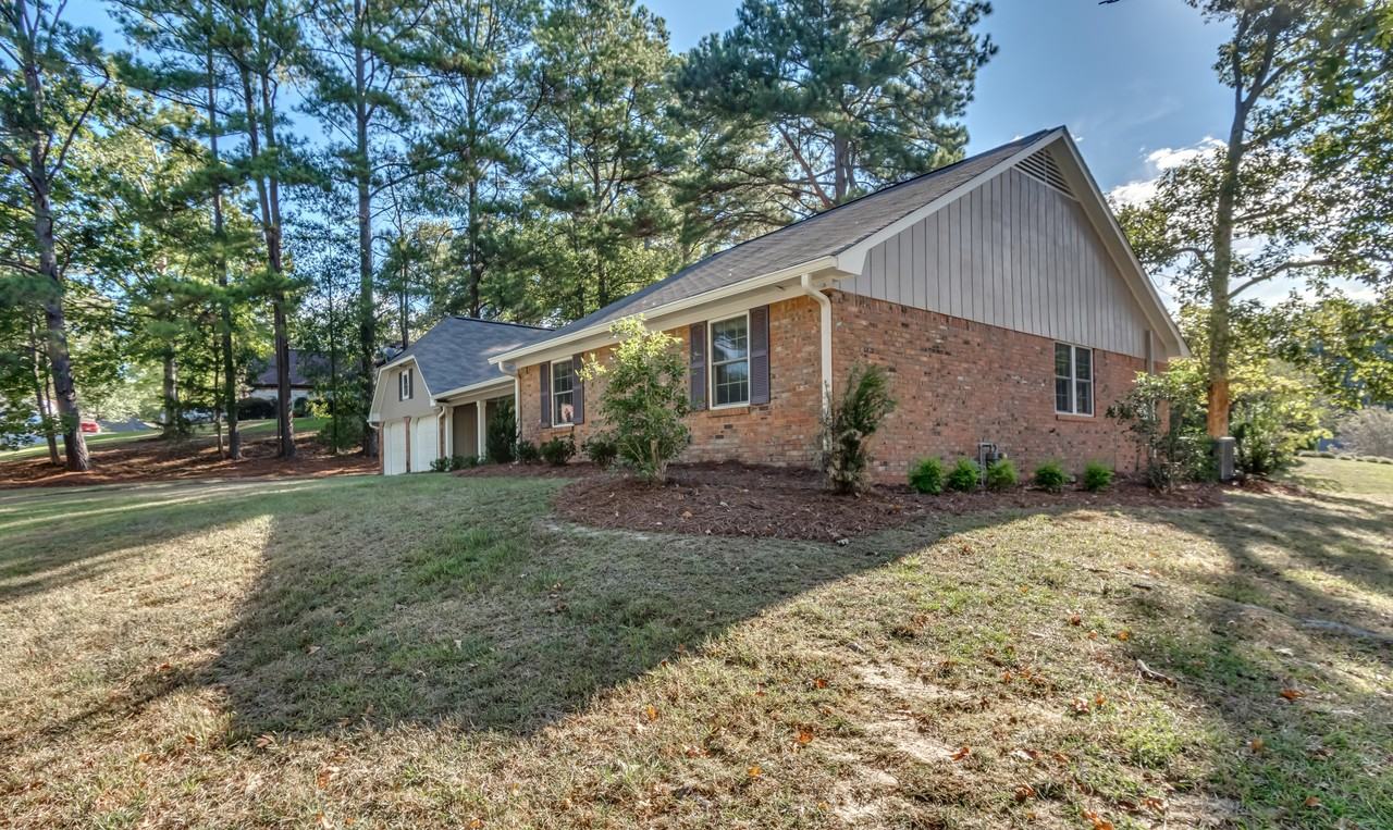 855 Rushton Cir - Photo 3 of 50