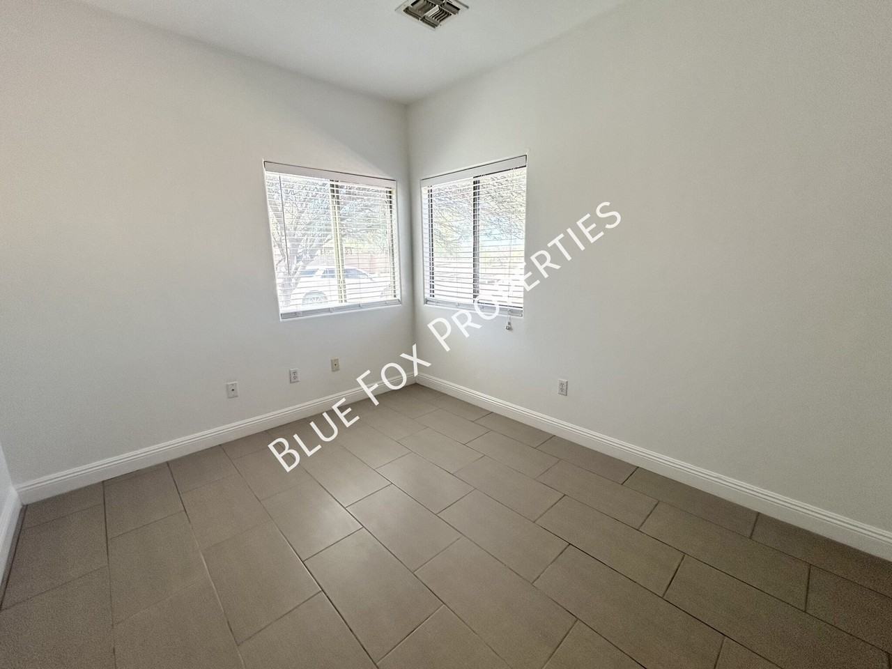 6509 S De Concini Dr - Photo 3 of 27