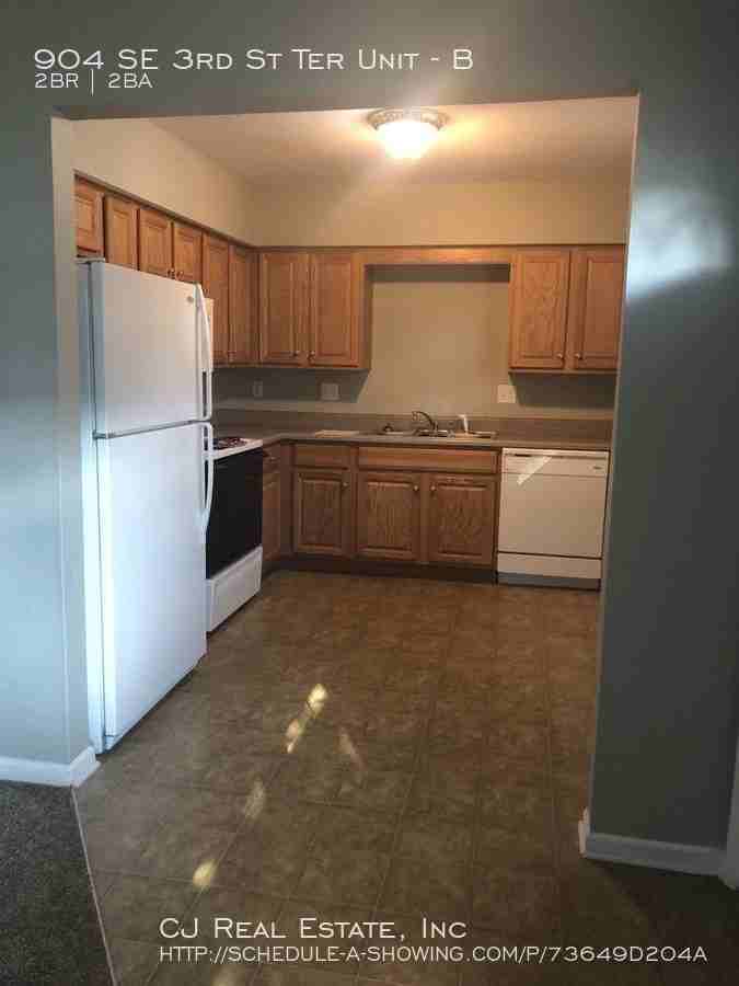 904 904 SE 3rd St Ter Unit #B - Photo 3 of 7