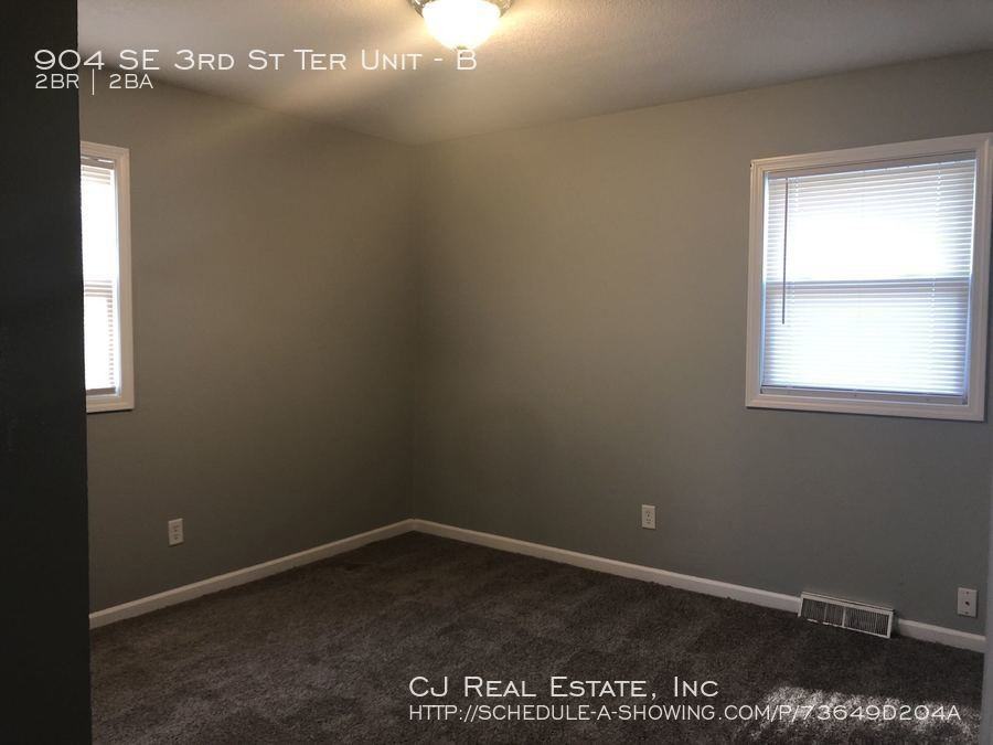 904 904 SE 3rd St Ter Unit #B - Photo 4 of 7