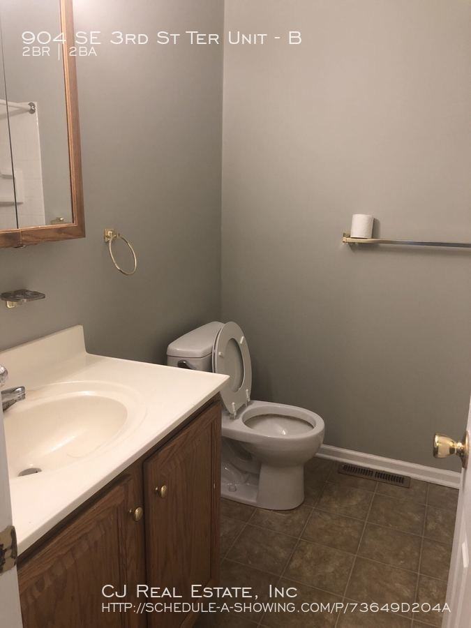 904 904 SE 3rd St Ter Unit #B - Photo 5 of 7