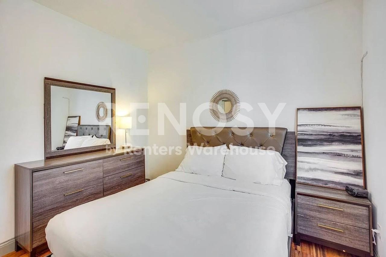 1811 Quincy St Ne #1 - Photo 5 of 15