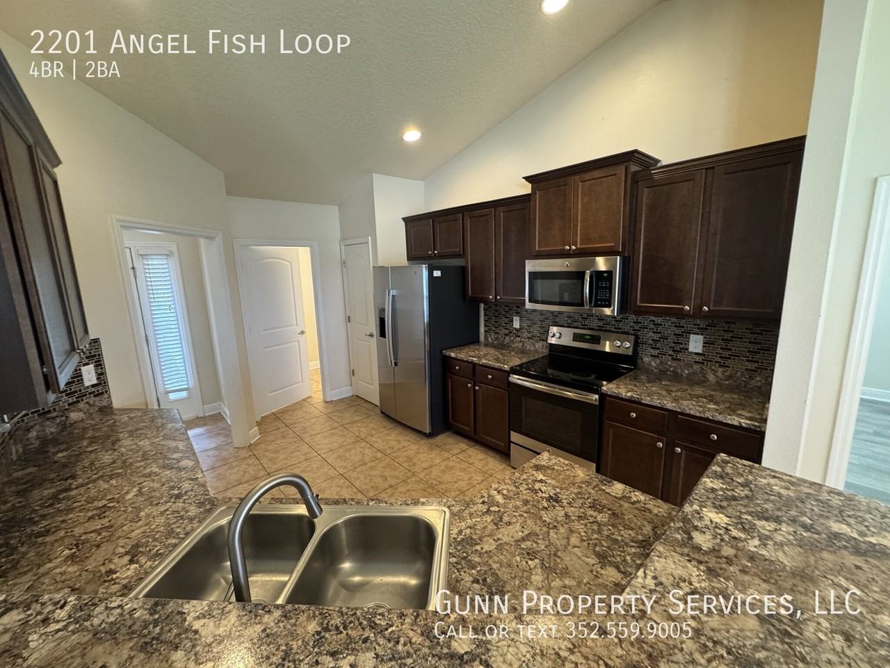 2201 Angel Fish Loop - Photo 7 of 23