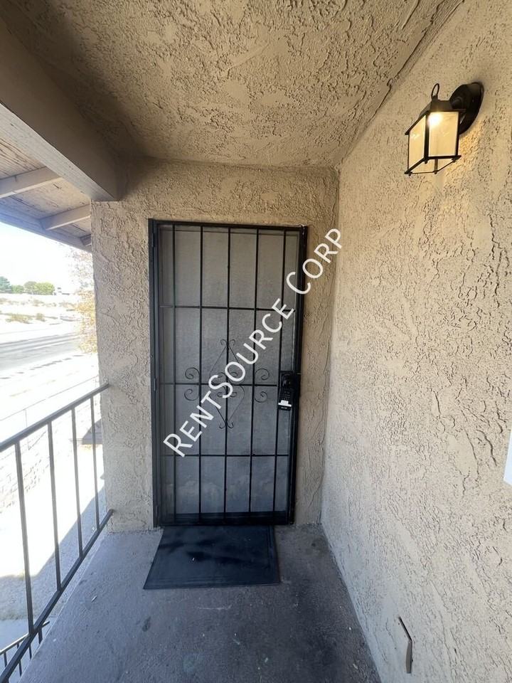 1131 Barstow Rd #C - Photo 2 of 17