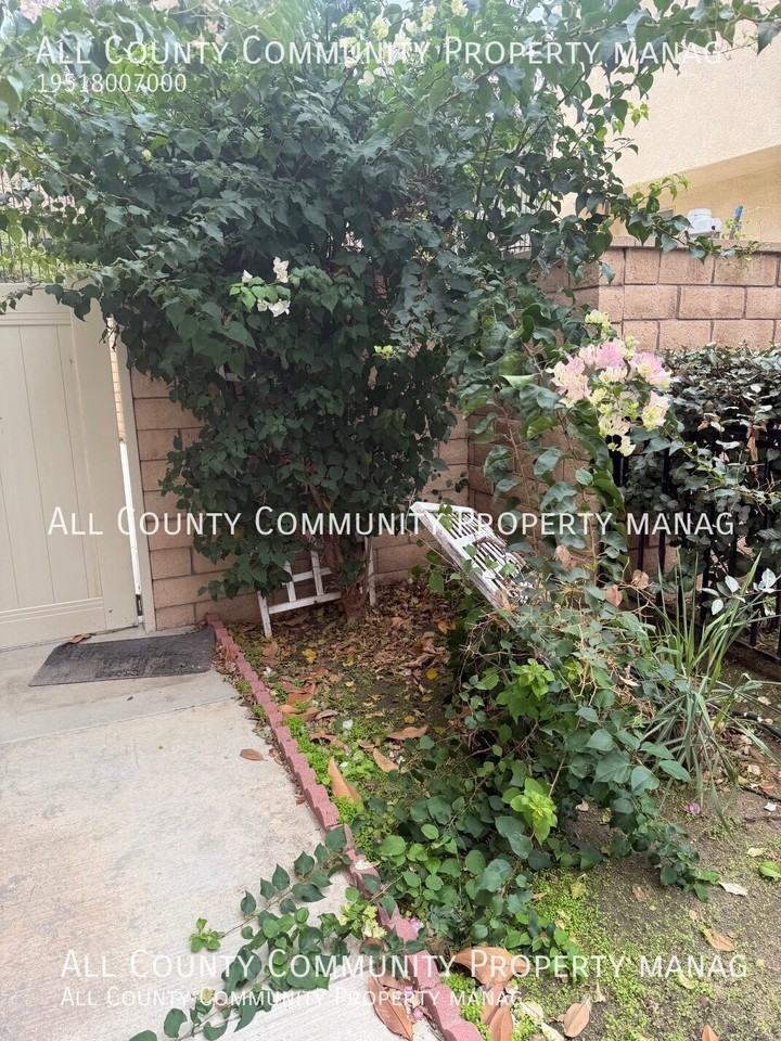 29723 Indigo Pl - Photo 3 of 42